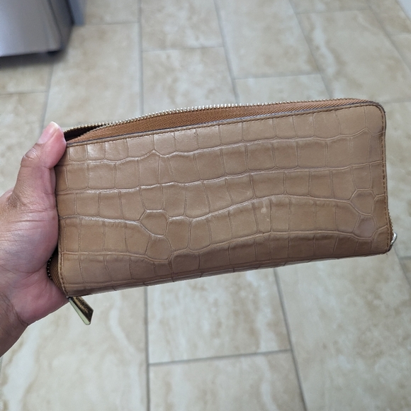 Gently use, Michael Kors Jet set Wallet - Picture 12 of 15